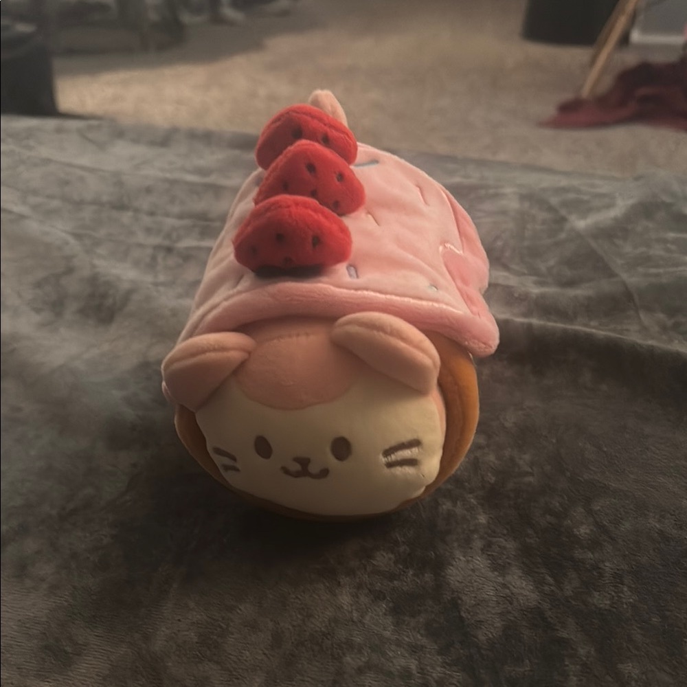 Anirollz Strawberry Rollcake Kittiroll